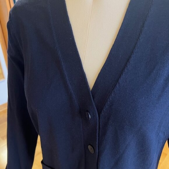 Pendleton V-neck Cardigan Sweater. Size L. Navy Blue. Silk. Excellent condition. - Picture 4 of 8